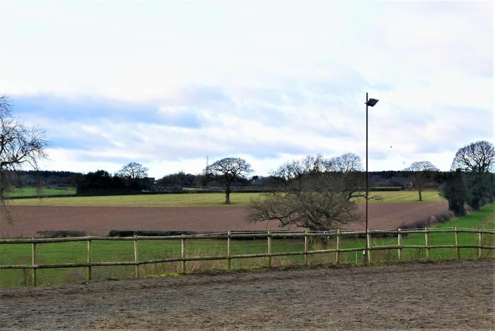 Apartmán Hillfields Farm Barn - A Rural Equestrian Escape Coventry Exteriér fotografie